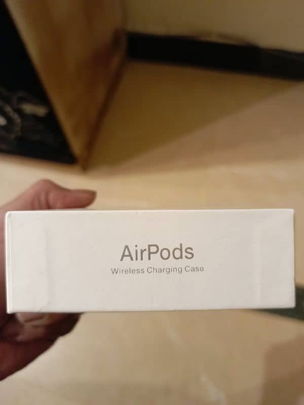 I m salling brand new apple airpods 4