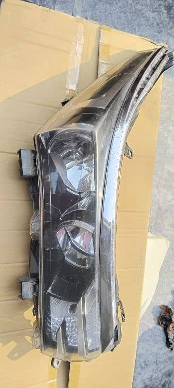 Toyota grande 2016 model front light for sale. 1