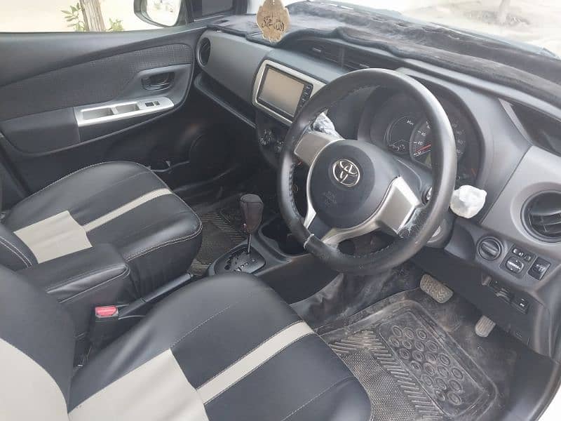 Toyota Vitz 2015 5