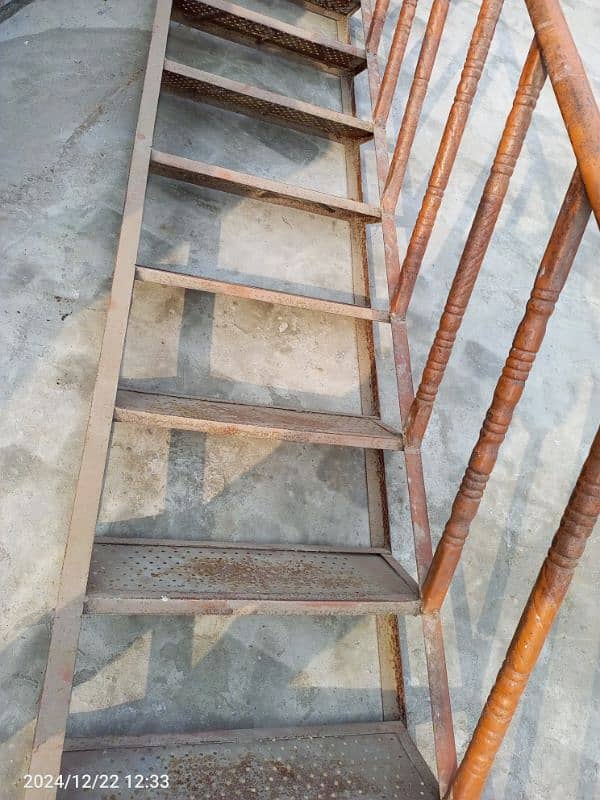 iron stairs , lohay ki sirdhi, 1