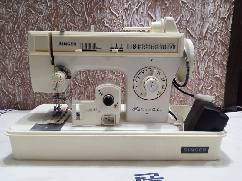 Singer Fashion Maker 998 brand new sewing machine 0