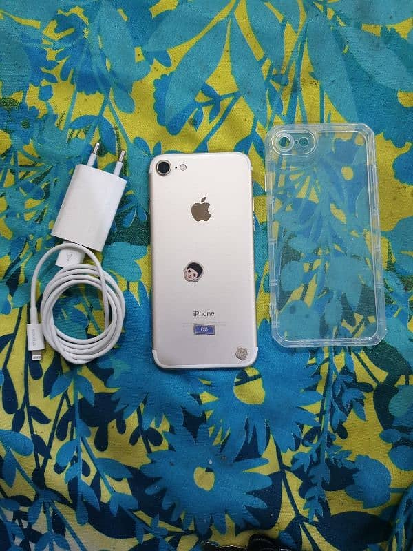 iPhone 7 128gb Gold PTA Approved 100% genuine 1