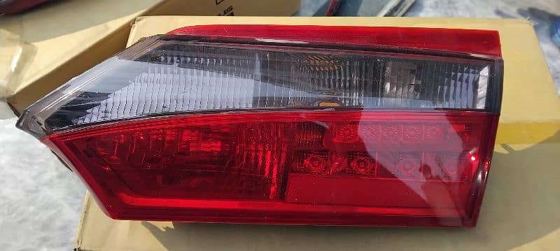 Toyota grande 2016 model back light with indicator and back grill. 3