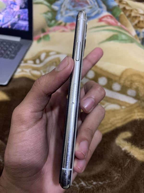 iPhone 11 Pro 256 GB 4