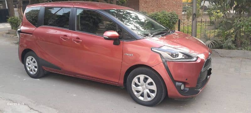 Toyota Sienta Hybrid 1.5,  7 Seater , Model 2016 / 2021 0