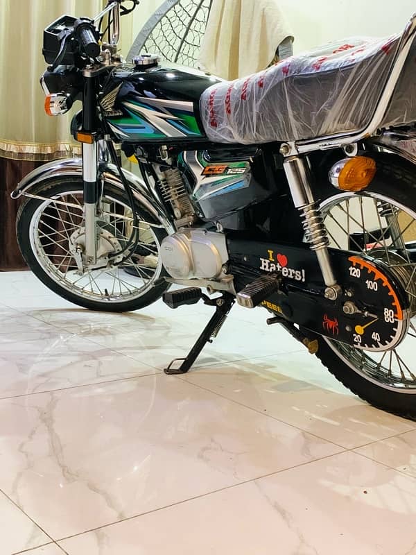 HONDA CG 125 BRAND NEW CONDITION 3