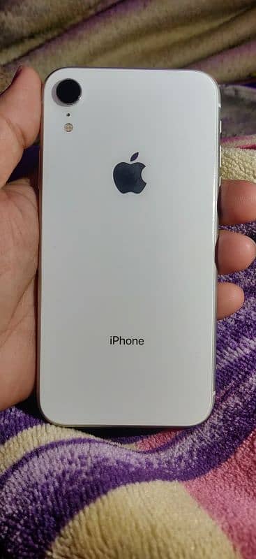 Iphone XR      03016218876. . . . . . . 03248064948 4