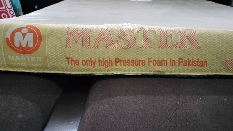 master foam queen size double bed matress 0