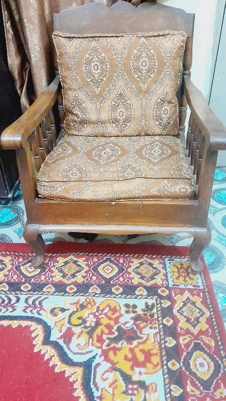 sofa in very good condition 1