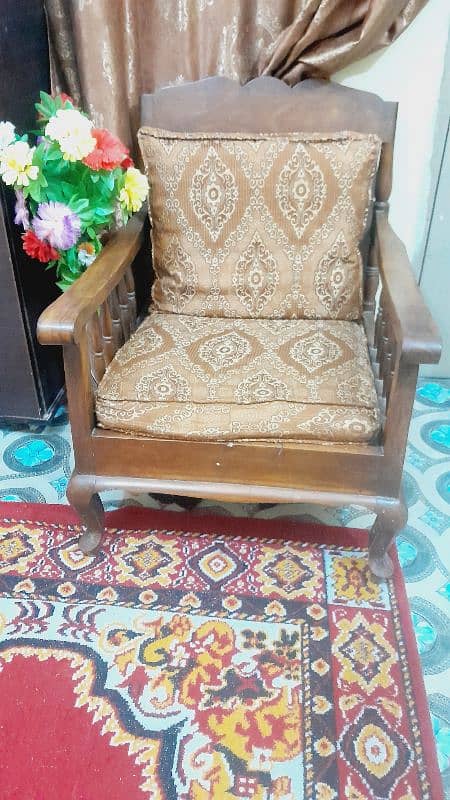 sofa in very good condition 2