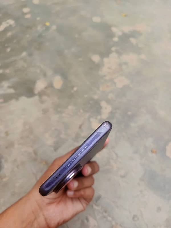 V40 purple colour ios 15.   for sale 0