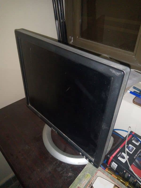 Dell  17" LCD Monitor 2