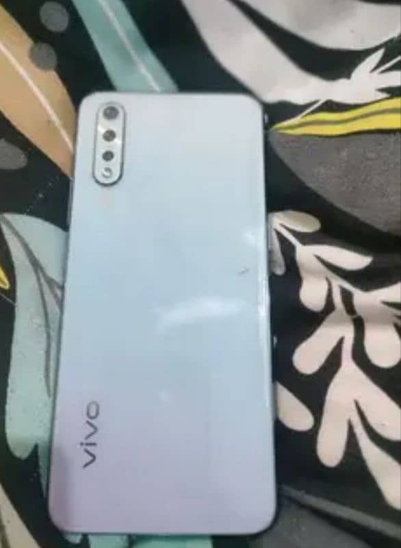 vivo s1 with box 2