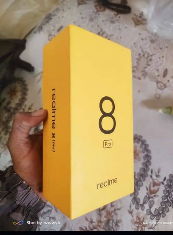 realme 8 box and mobile 9