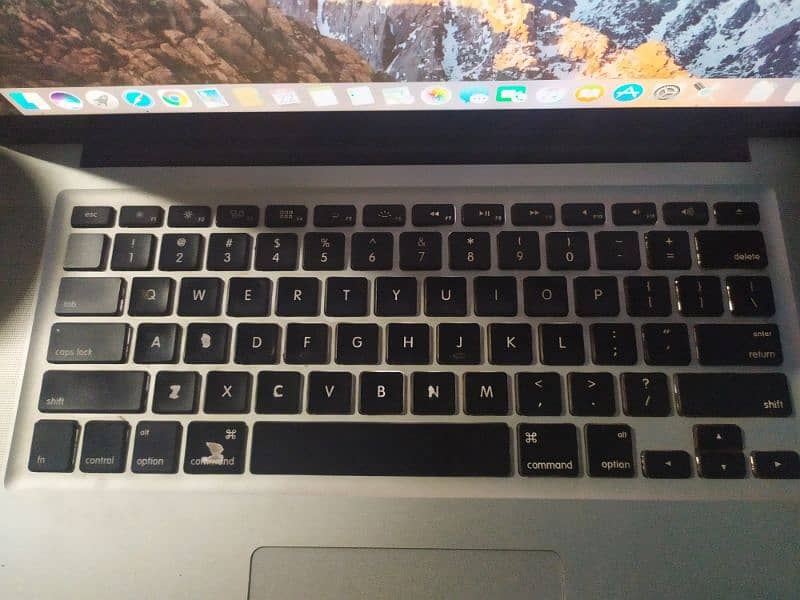 MAC BOOK PRO (15 inch, Mid 2012 ) 3