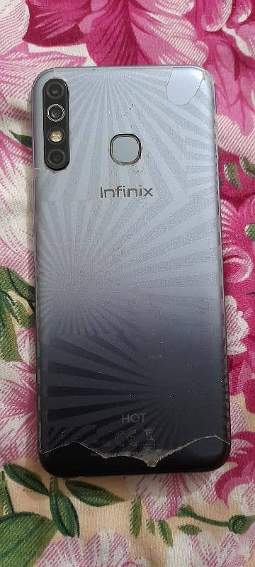 Infinix Hot 8  4-64 box charger 4