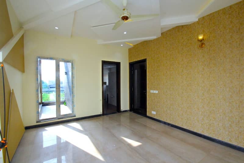 20 Marla Semi Furnished Super Hot Located Bungalow Is Available For Rent In The Best Block Of DHA Phase 3 Lahore. 12