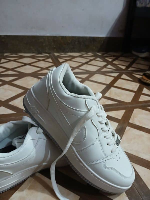 sneakers 0