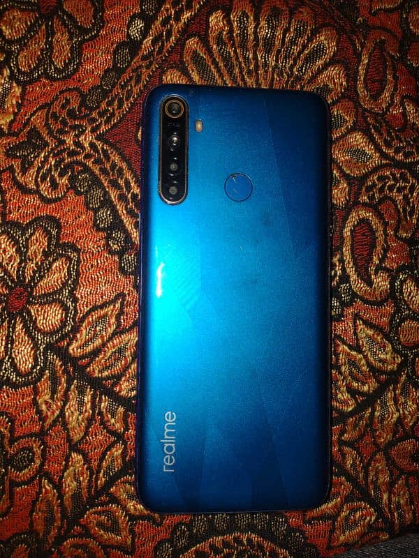 realme 5 4+128 GB 0