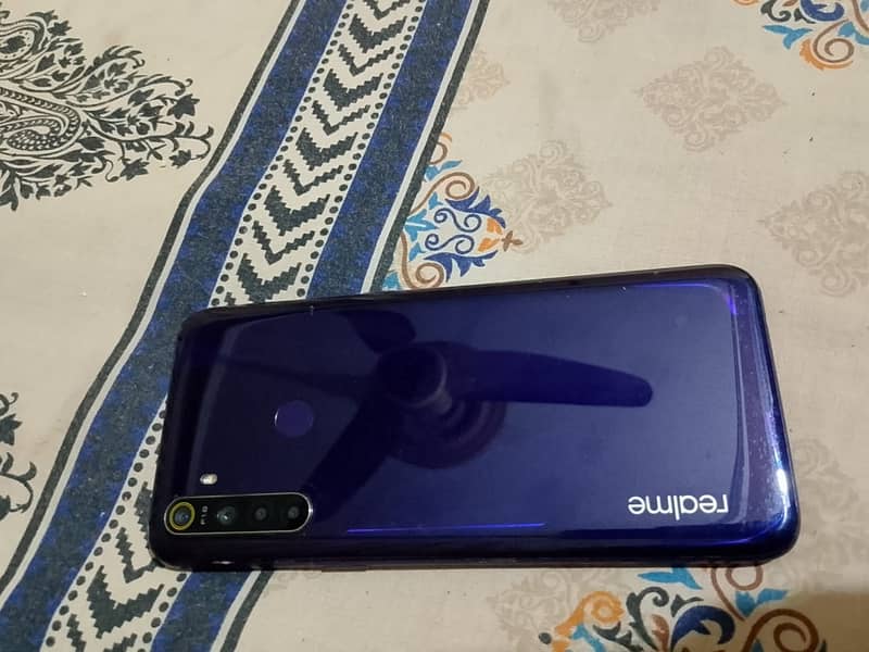 realme 5 withbox 10/9 condition 4