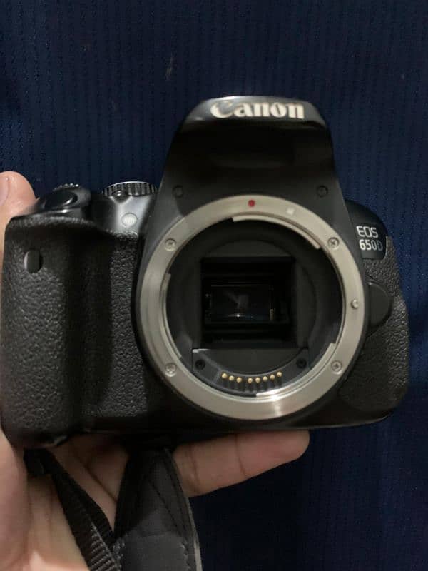 Canon 650d with Bag Charger strap memory Card & 50mm 1.8 Lens prime 4