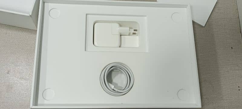 Apple Macbook Air M1 2020 13" Rose gold Complete box charger 13