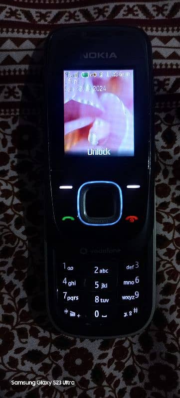 Nokia 2680-2 Flip . . . . . Nokia 303 0