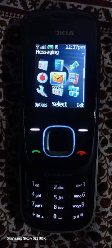 Nokia 2680-2 Flip . . . . . Nokia 303 1