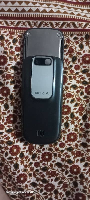 Nokia 2680-2 Flip . . . . . Nokia 303 3