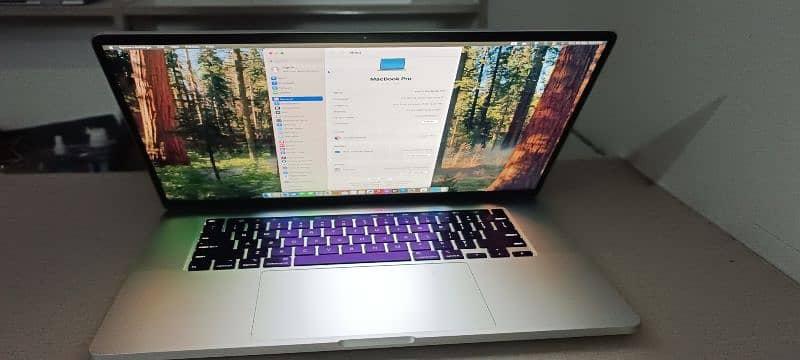 Apple Macbook pro 2019 16" Ci7 32Gb Ram 512Gb 8