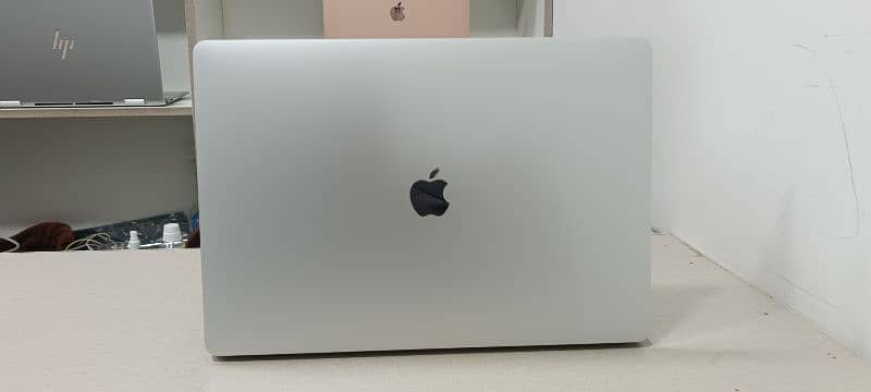 Apple Macbook pro 2019 16" Ci7 32Gb Ram 512Gb 11