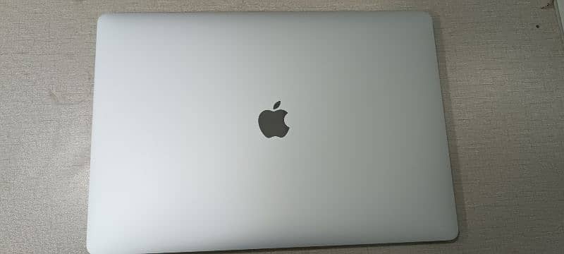 Apple Macbook pro 2019 16" Ci7 32Gb Ram 512Gb 12