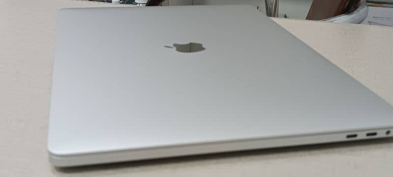 Apple Macbook pro 2019 16" Ci7 32Gb Ram 512Gb 13