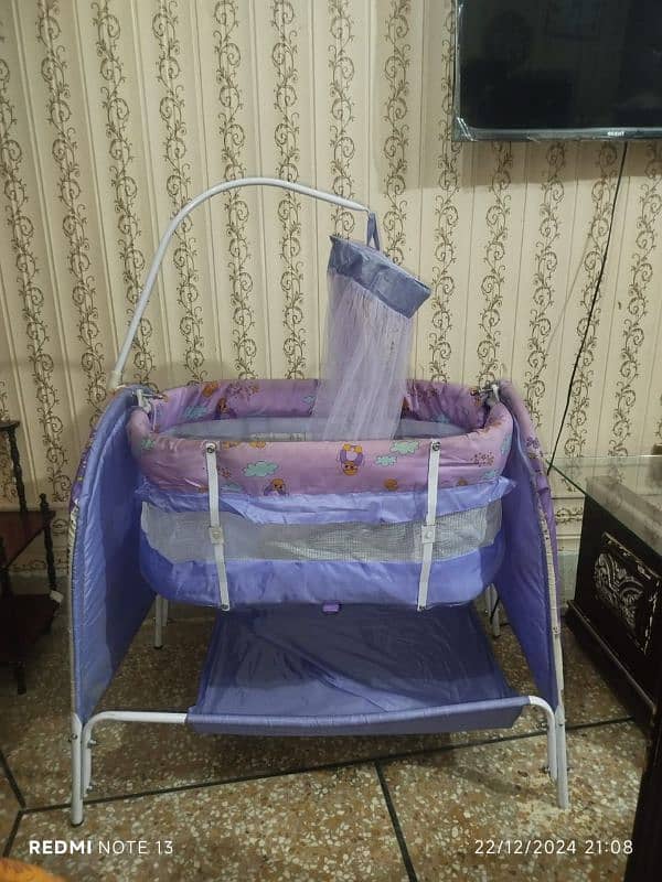 Baby swing cot 1