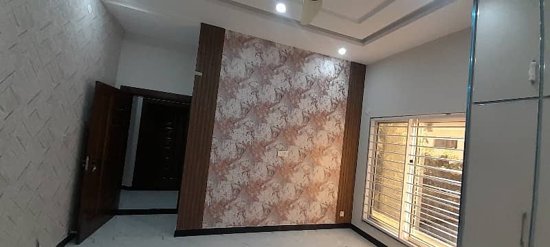 i-8/3 Brand new 24marly Luxury Double Story House near kachnar Park for rent 3