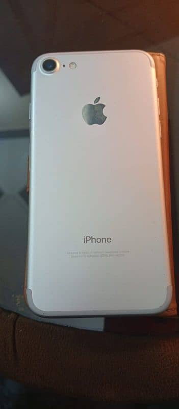 Iphone 7 - condition 10/8 - PTA Approved - 128GB Silver color 4