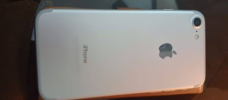 Iphone 7 - condition 10/8 - PTA Approved - 128GB Silver color 5