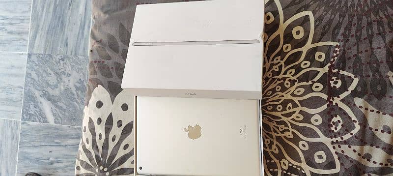 Ipad 9th generation with box 6