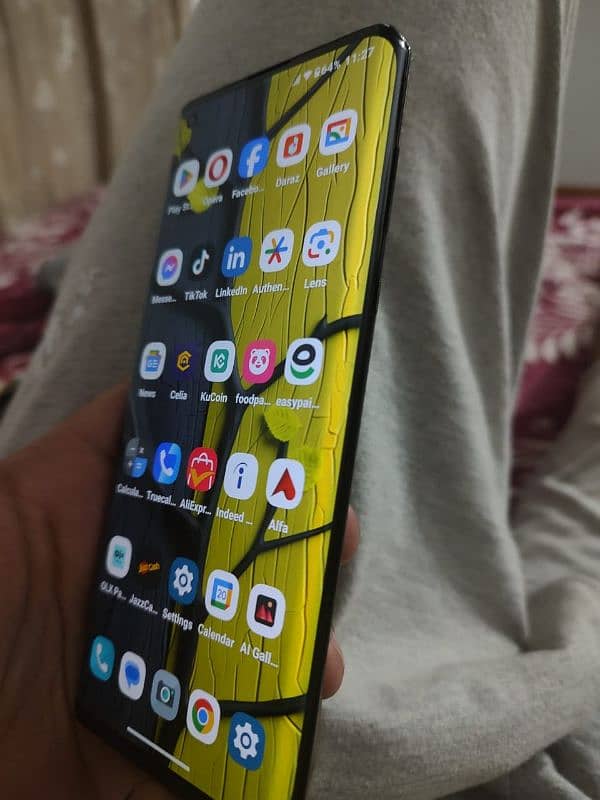 Moto edge plus 12gb,256gb sell or exchange 8.5/10 condition 7