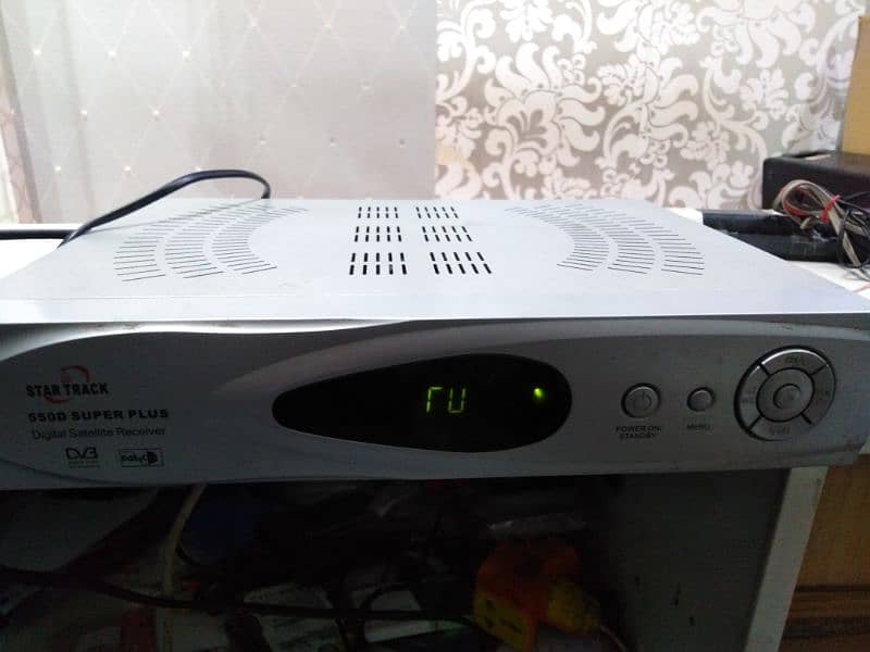 StarTrack 550d Super Plus fta receiver for dish setting old is gold 4