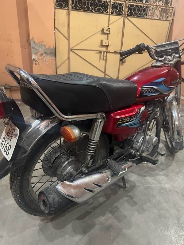 Honda 125 2021 in lush condition tanki orignal avail 2