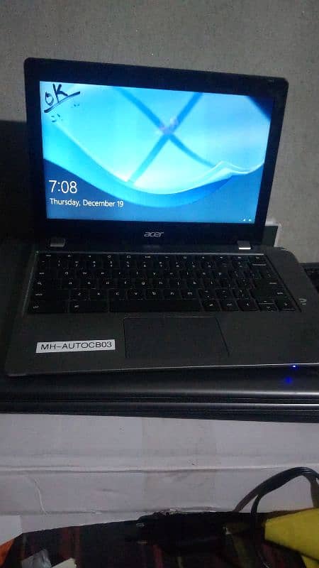 Acer c740p 4GB 128GB intel 5th gen processor 0