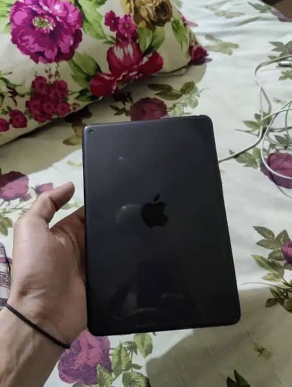 ipad mini 5 contact no:03216901374 0