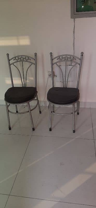 two room chair (metal) 0