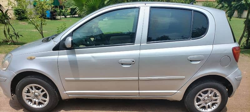 Toyota Vitz 2004 6