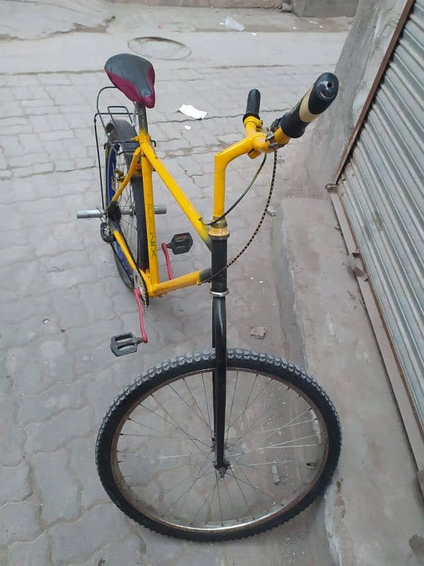 cycle second hand tayar ki hoii hai 1