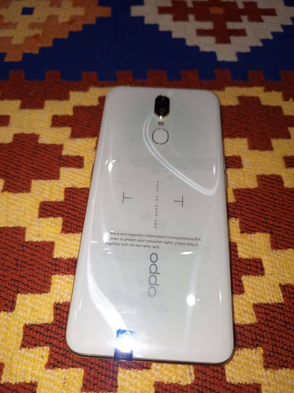 Oppo f11  8 256gb 6