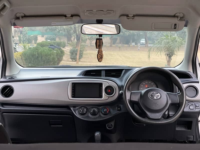 TOYOTA VITZ  2011 MODEL 2015 LAHORE EXCELLENT 2012 6