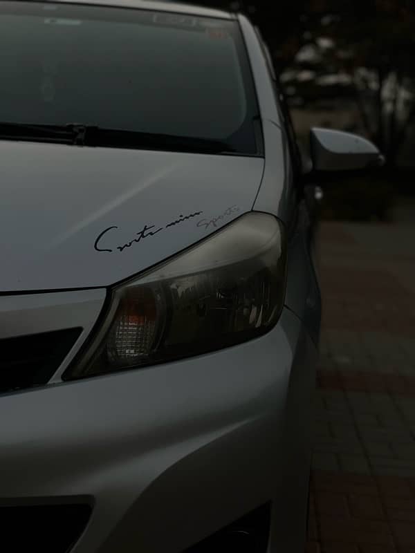 TOYOTA VITZ  2011 MODEL 2015 LAHORE EXCELLENT 2012 17