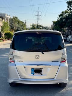 Honda Freed/spike 12 model 17 import isb reg total genuine urgent sale